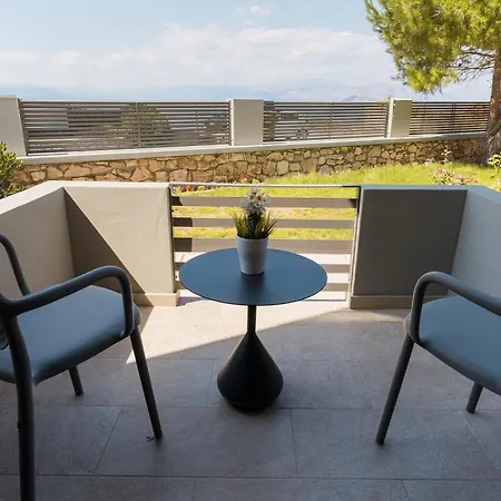 Ollenia's Harmony Luxury Dhervénion