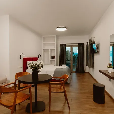 Ollenia's Harmony Luxury * Dhervénion