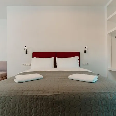 Ollenia's Harmony Luxury Apartment *