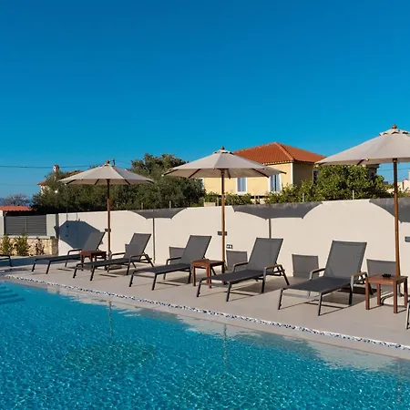 Ollenia's Harmony Luxury Apartmán Dhervénion